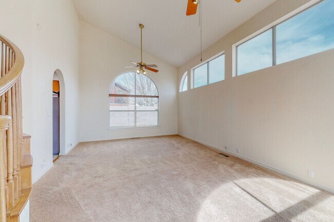 Building Photo - 2 story 4 bedroom