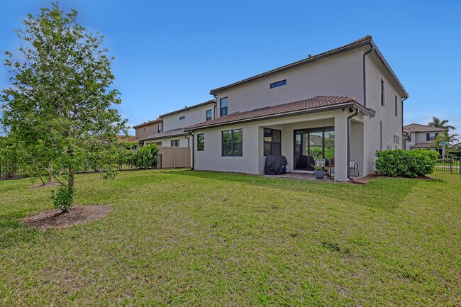 Building Photo - 4740 Chantilly Rd