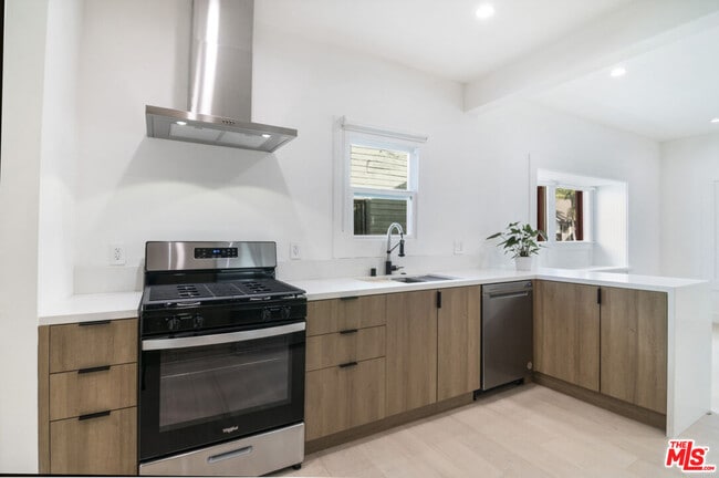 Building Photo - 4612 Franklin Ave