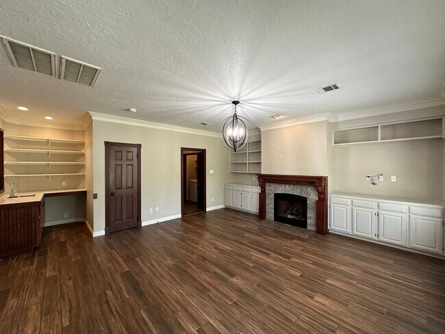 Building Photo - South Austin, Circle-C, Two Story - Available Now
