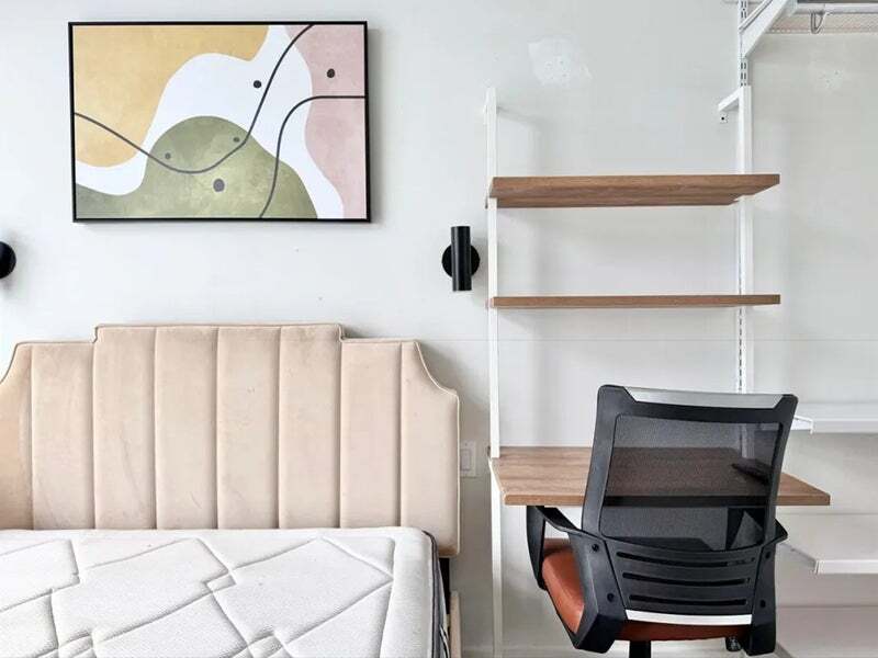 Building Photo - Furnished room/NOT APARTMENT