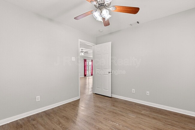 Building Photo - 10217 Hyacinth Ln