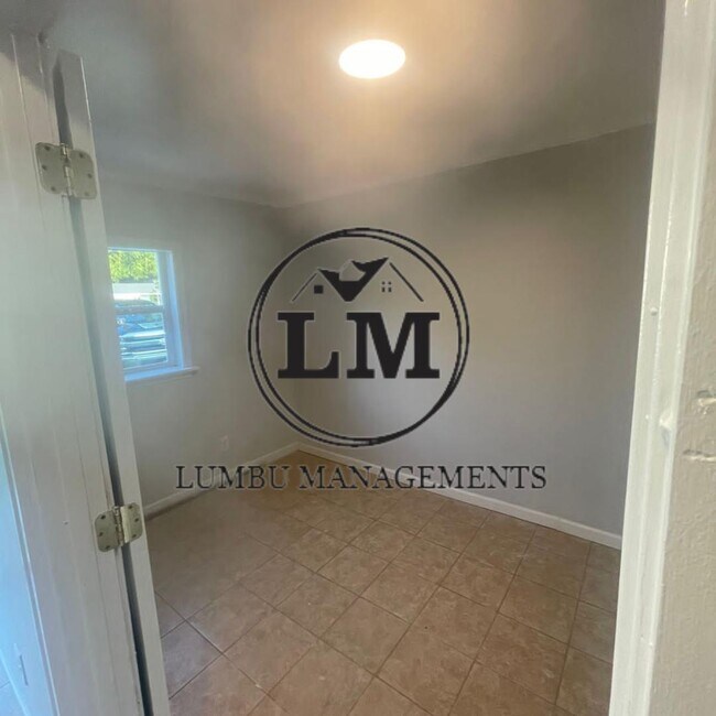 Building Photo - 2649 William Allen Rd