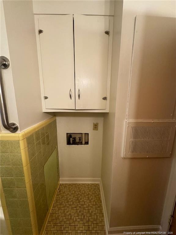 Building Photo - 1305 E 13th St