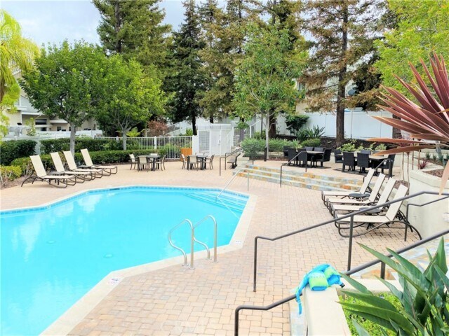 Building Photo - 26941 Stonehaven