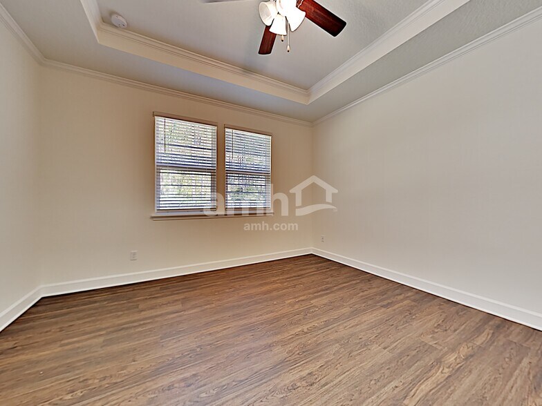 Building Photo - 417 Sandstone Dr