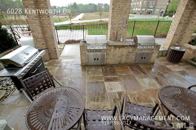 Building Photo - 6028 Kentworth Dr