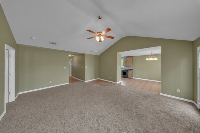 Building Photo - "Charming 3-Bedroom with 2 Full Baths in Valdosta – Perfect Blend of Comfort and Style!"