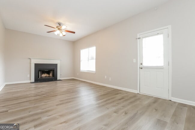Building Photo - 5548 Glen Ridge Bend