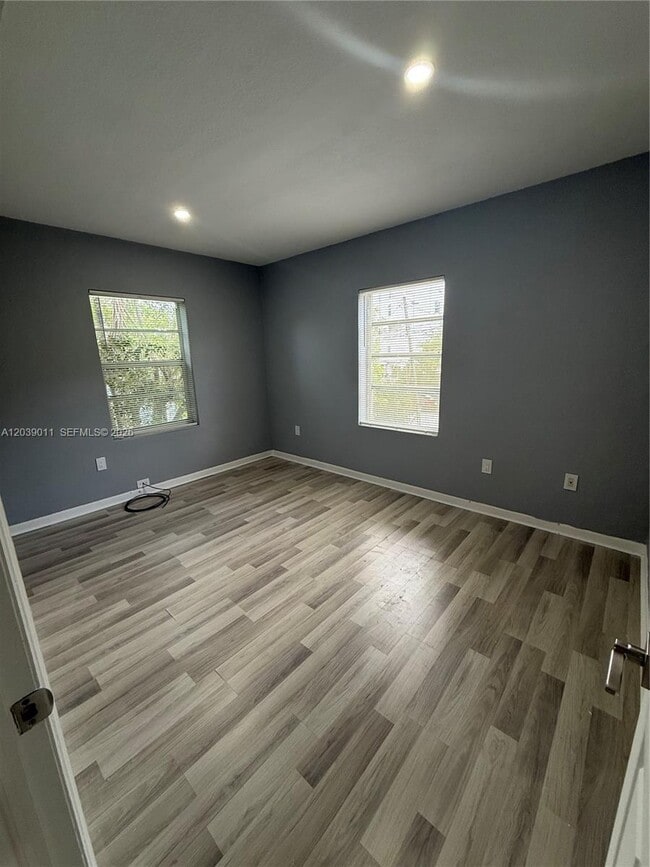 Building Photo - 426 NE 77th Street Rd