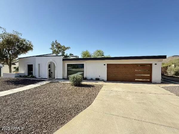 Building Photo - 856 E Village Cir Dr S