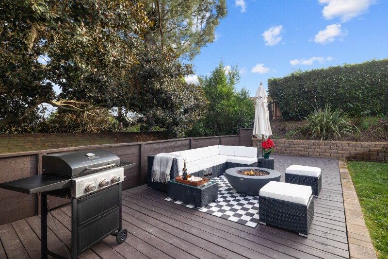 Building Photo - 5842 Soledad Mountain Rd