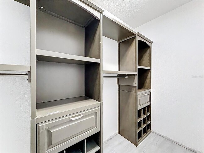 Building Photo - 12844 Oulton Cir