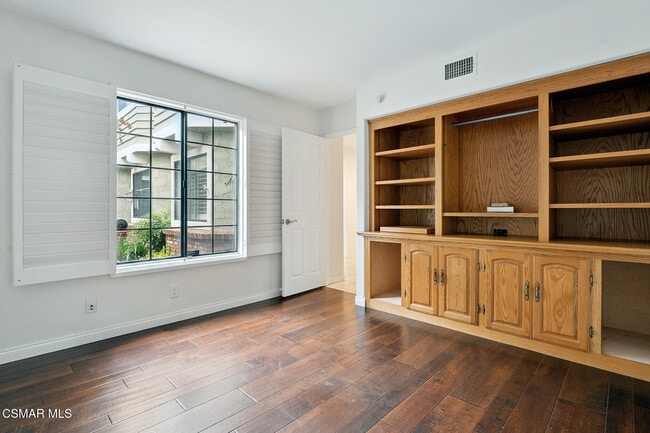 Building Photo - 29723 Strawberry Hill Dr
