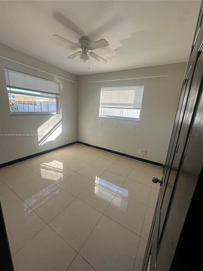 Building Photo - 2421 N 57th Terrace