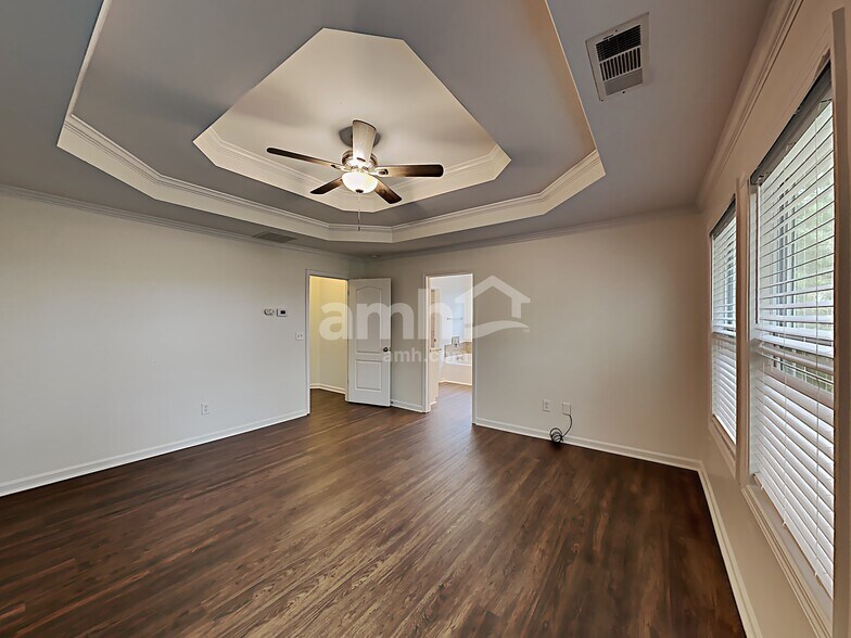 Building Photo - 2080 Lily Valley Dr