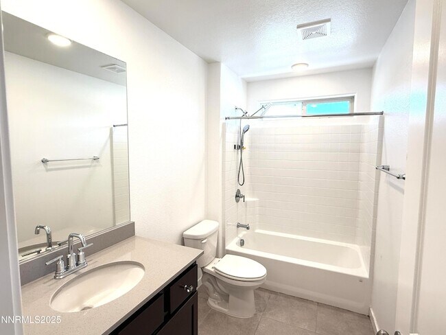Building Photo - 556 Vaquero Ct