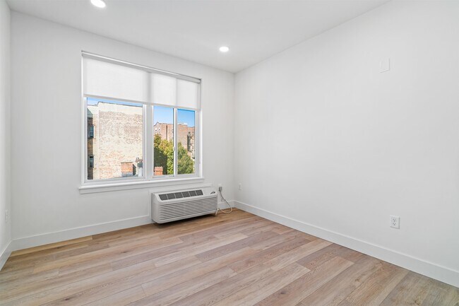 Building Photo - 293 Fairmount Ave