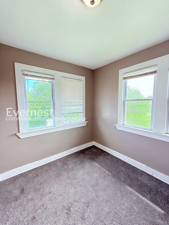 Building Photo - 2541 Monterey St