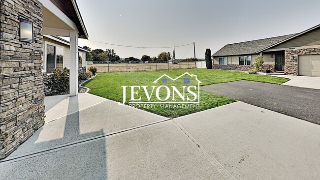 Building Photo - Coming soon! Beautiful single-family home in West Valley