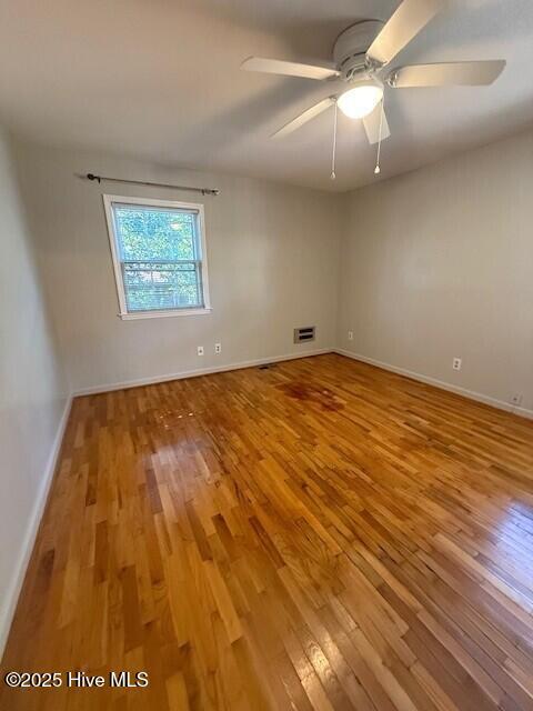 Building Photo - 209 Shamrock Dr
