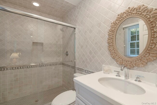 Building Photo - 44 Midhampton Ave