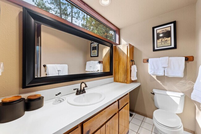 Building Photo - 18087 E Butte Ln