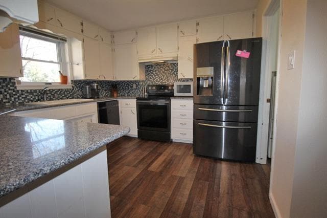 Building Photo - 801 Pearson Dr