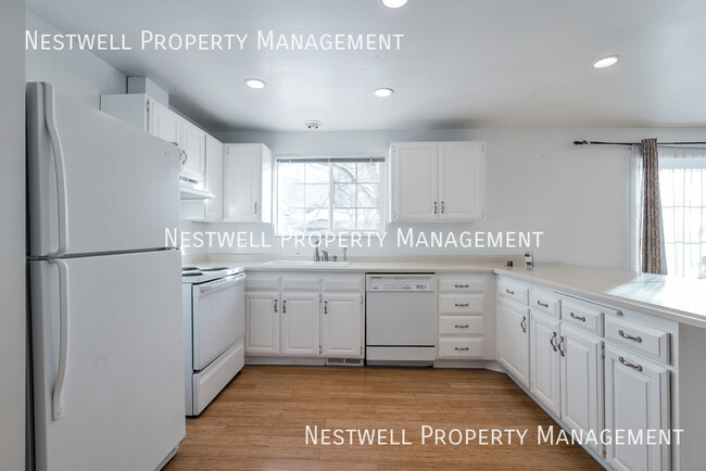 Building Photo - 3462 Greenhills Dr