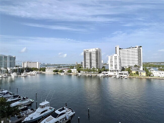 Building Photo - 7928 East Dr