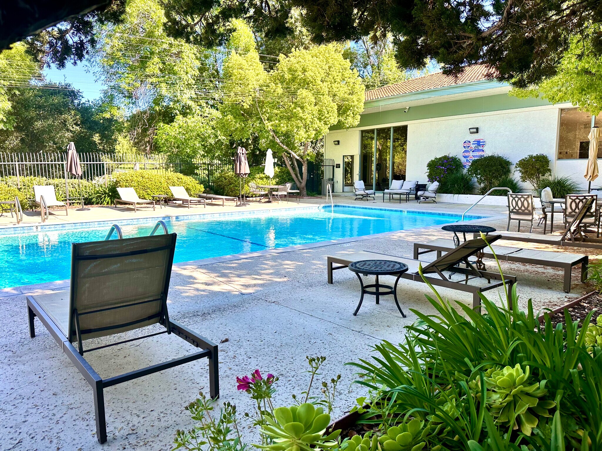 Building Photo - 4648 Park Granada