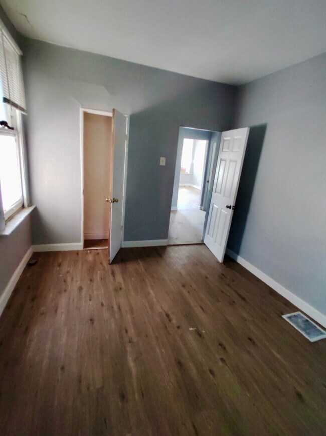 Building Photo - 4021 Green Lea Pl
