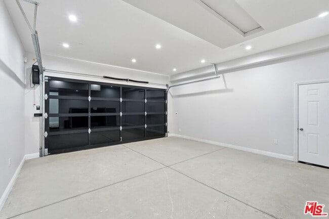 Building Photo - 6717 Sunnyslope Ave