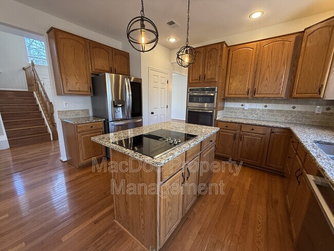 Building Photo - 14 Heatherbrook Ln