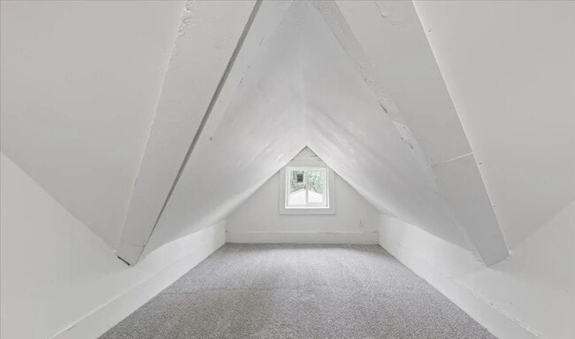 Building Photo - Newly Remolded 4 Bedroom on the Northside