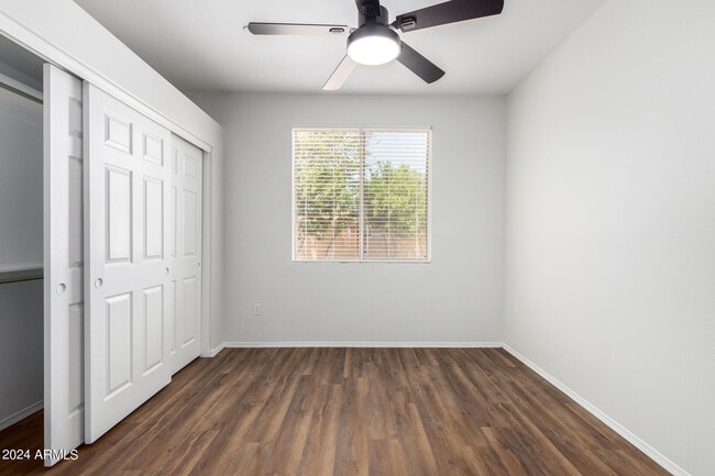 Building Photo - 9550 E Thunderbird Rd