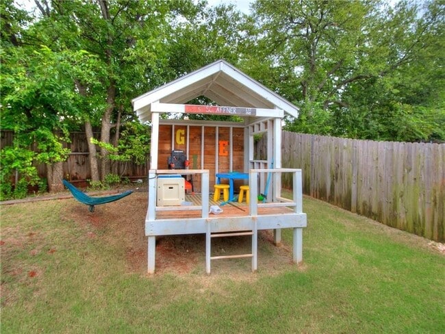Building Photo - Beautiful 3 bedroom 2 bathroom home in Mon...