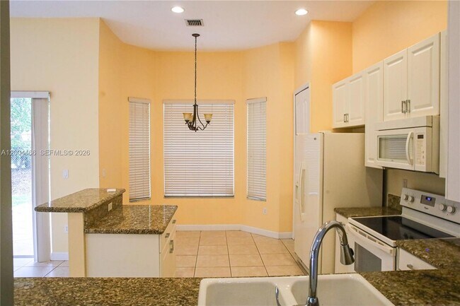 Building Photo - 3488 NE 1st St