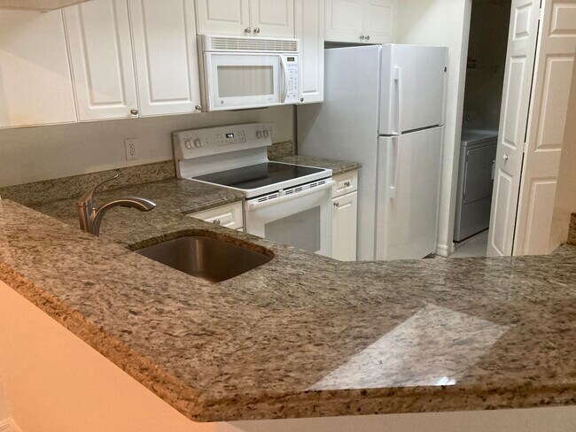 Building Photo - 3018 Alcazar Pl