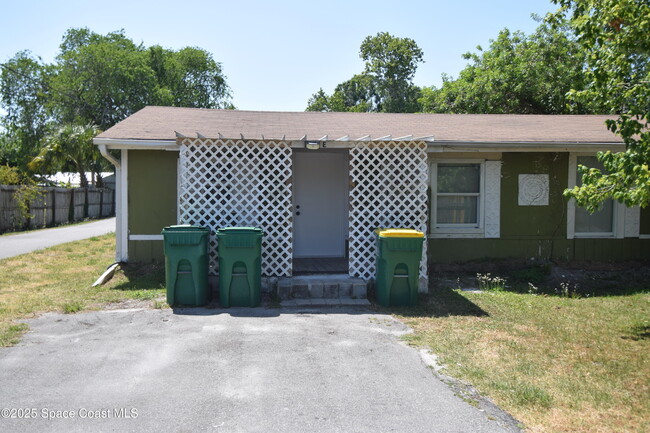 Primary Photo - 329 Pine Ave