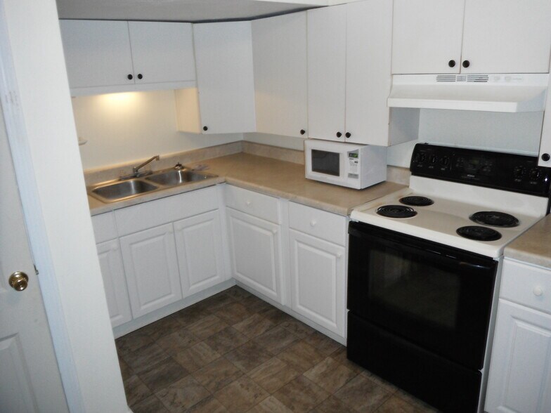 kitchen - 12 N River St
