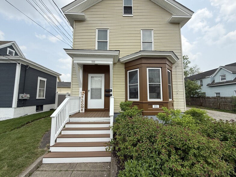Front entrance - 111 S State St