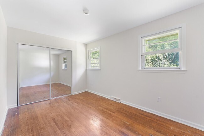 Building Photo - 353 Blackwood Clementon Rd