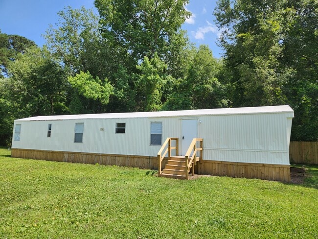 Primary Photo - 126 Hussey Mhp Ln