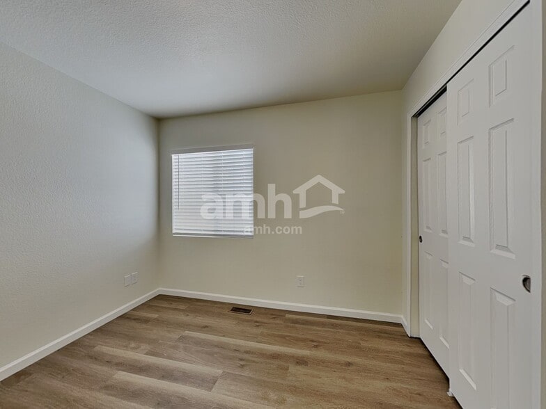 Building Photo - 4142 Knollvale Dr