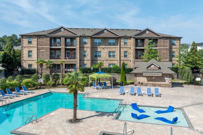 Resort-Style Sparkling Pool - Village at Town Center