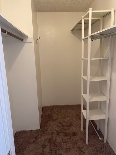 Building Photo - 6405 Landfair Dr