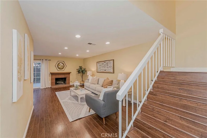 Building Photo - 2410 Plaza De Vista