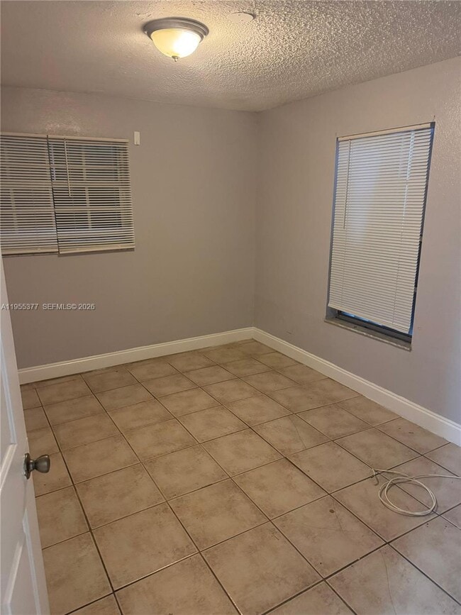 Building Photo - 2500 NW 9th Ct