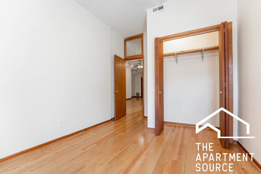 Building Photo - 1208 W Wrightwood Ave